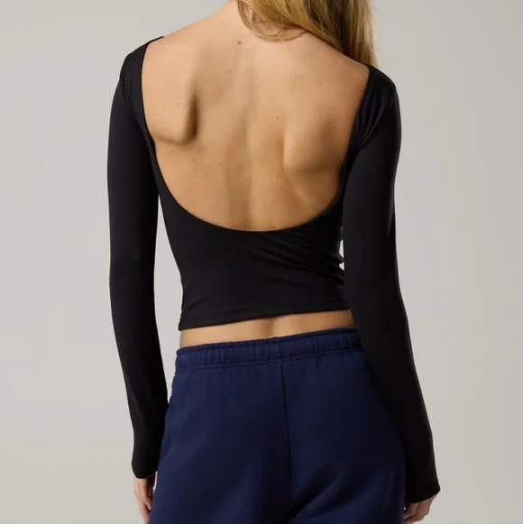 EUC Offline By Aerie The Hugger Long Sleeve Open Back Tee Shirt - Picture 2 of 7